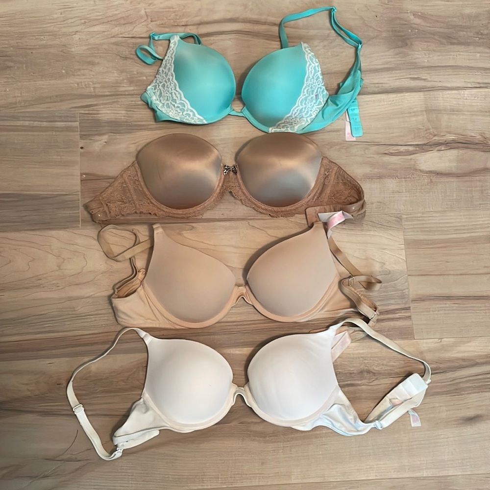 Victorias Secret EUC 32C push up bra set